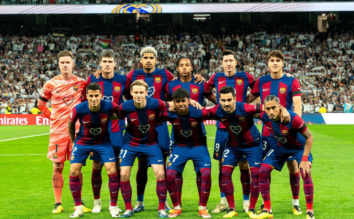 欧冠联赛重燃战火！拜仁巴萨占优，利物浦加拉塔萨雷悬念待解